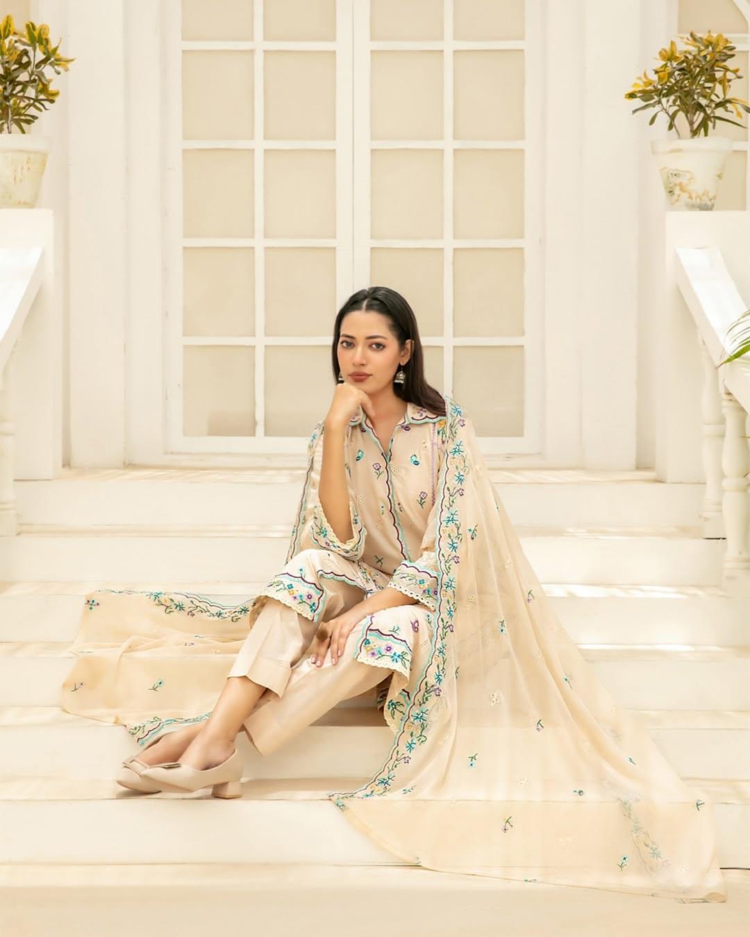 ZARYAN Brand Beige Embroidered 3-Piece Lawn Suit with Chiffon Dupatta – Women's Premium Collection