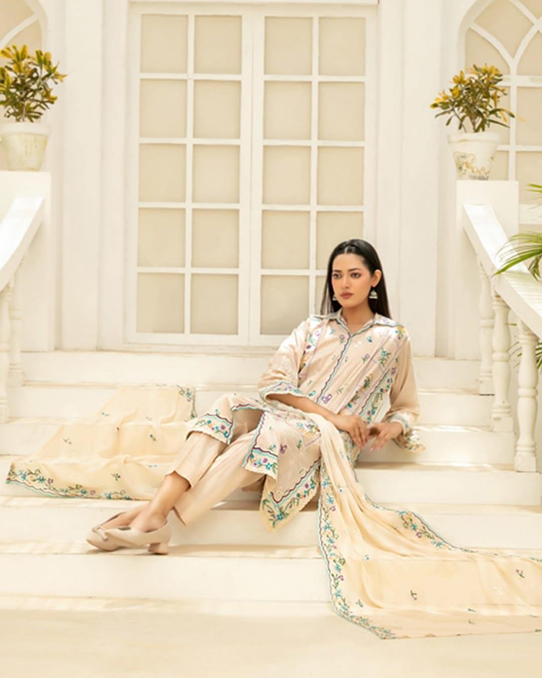 ZARYAN Brand Beige Embroidered 3-Piece Lawn Suit with Chiffon Dupatta – Women's Premium Collection