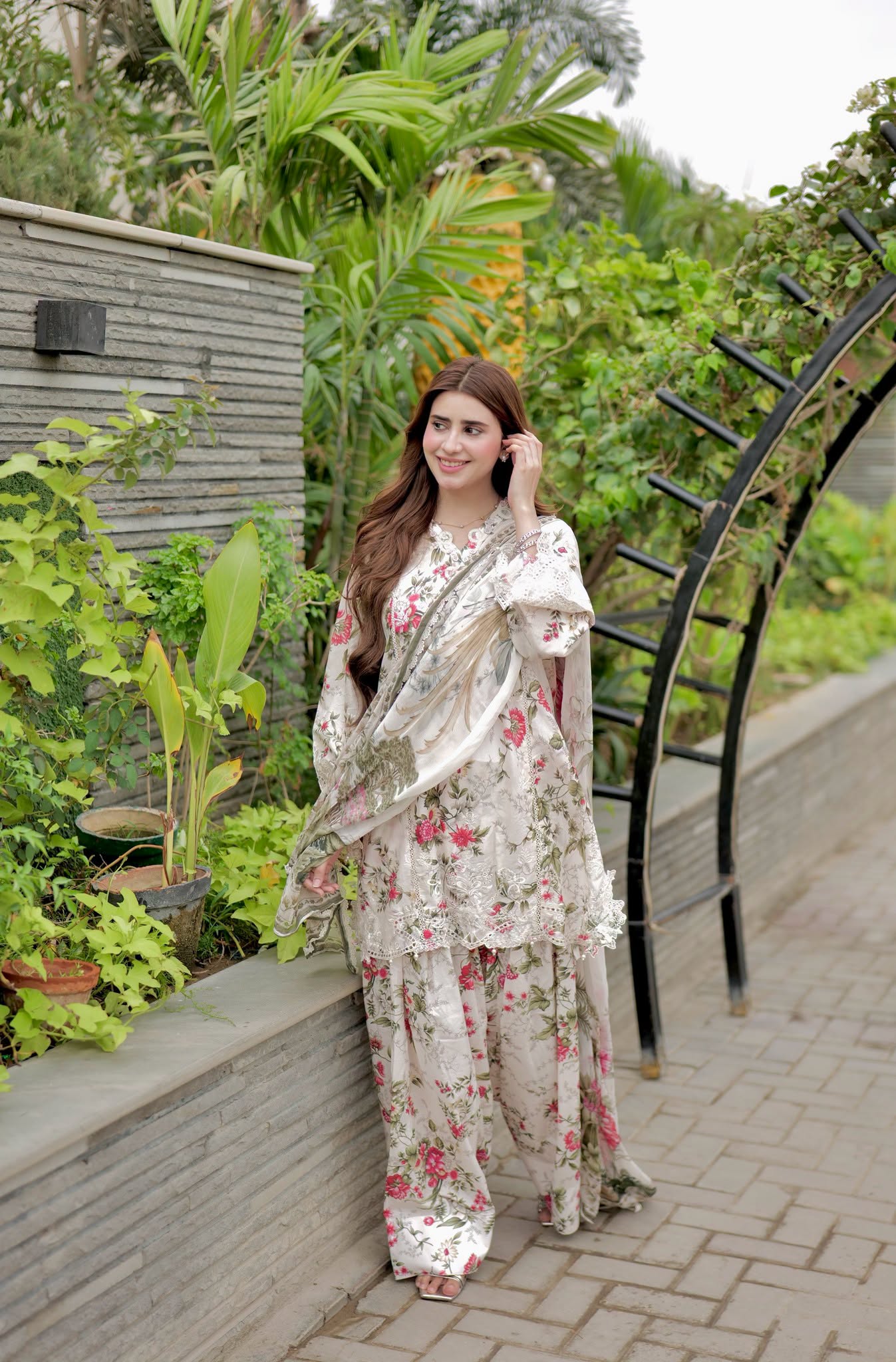 Women's Premium Floral Printed Lawn 3 Piece Suit with Embroidered Lace & Printed Dupatta – White Pink